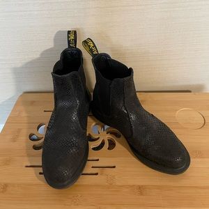 Dr. Martens Flora Chelsea Boot - Rare Black Snakeskin Print Sz 7 Wmns